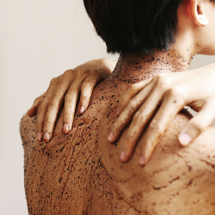 Tạm biệt mụn cơ thể với bộ đôi “thần kì” nhà Skinlax